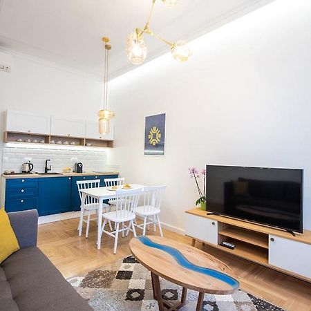 Luxury Suite In City Centre Szarajevó Kültér fotó