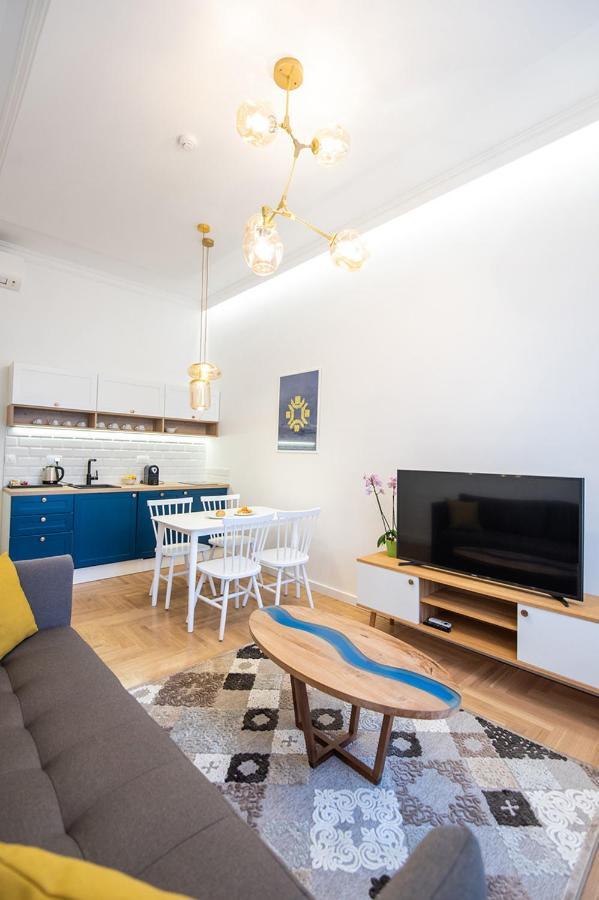 Luxury Suite In City Centre Szarajevó Kültér fotó