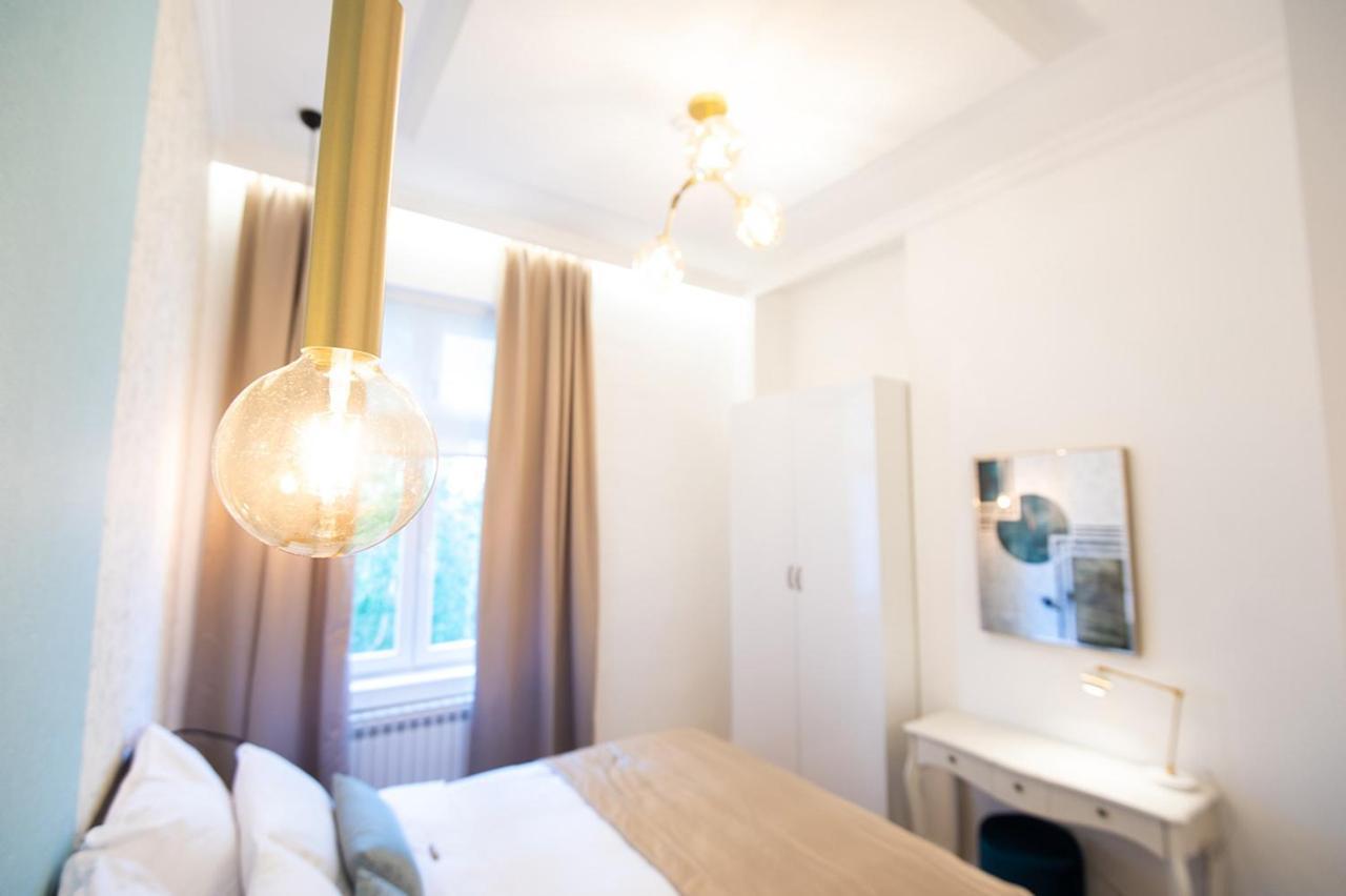 Luxury Suite In City Centre Szarajevó Kültér fotó